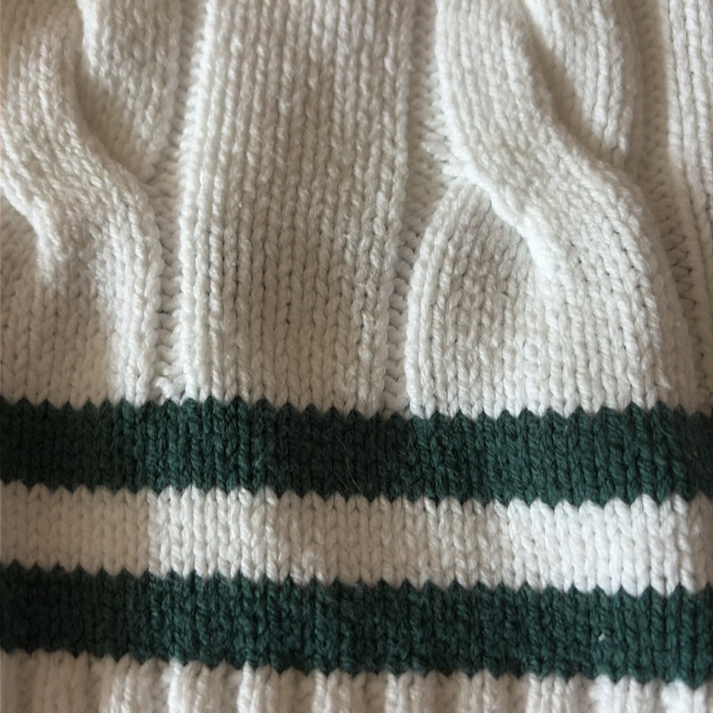 WALTER HAGEN EUC Women’s Golf/Tennis cotton v neck cable white &  green sweater - Picture 2 of 4